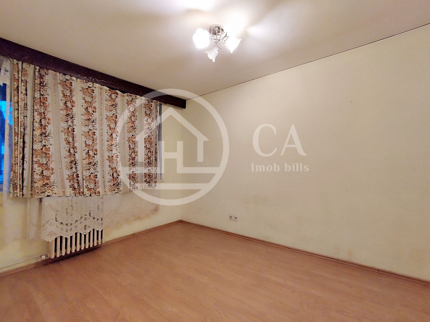 Aparament cu 2 camere de vanzare in zona Cantemir, Oradea - Poză 1