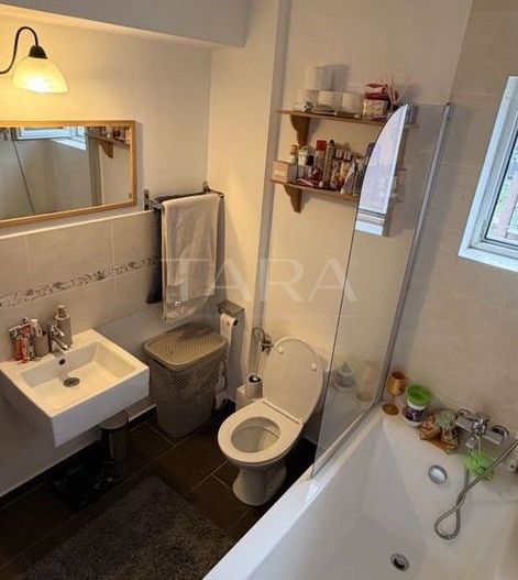 Apartament 3 camere decomandat, renovat complet, parcare și pod. - Poză 10