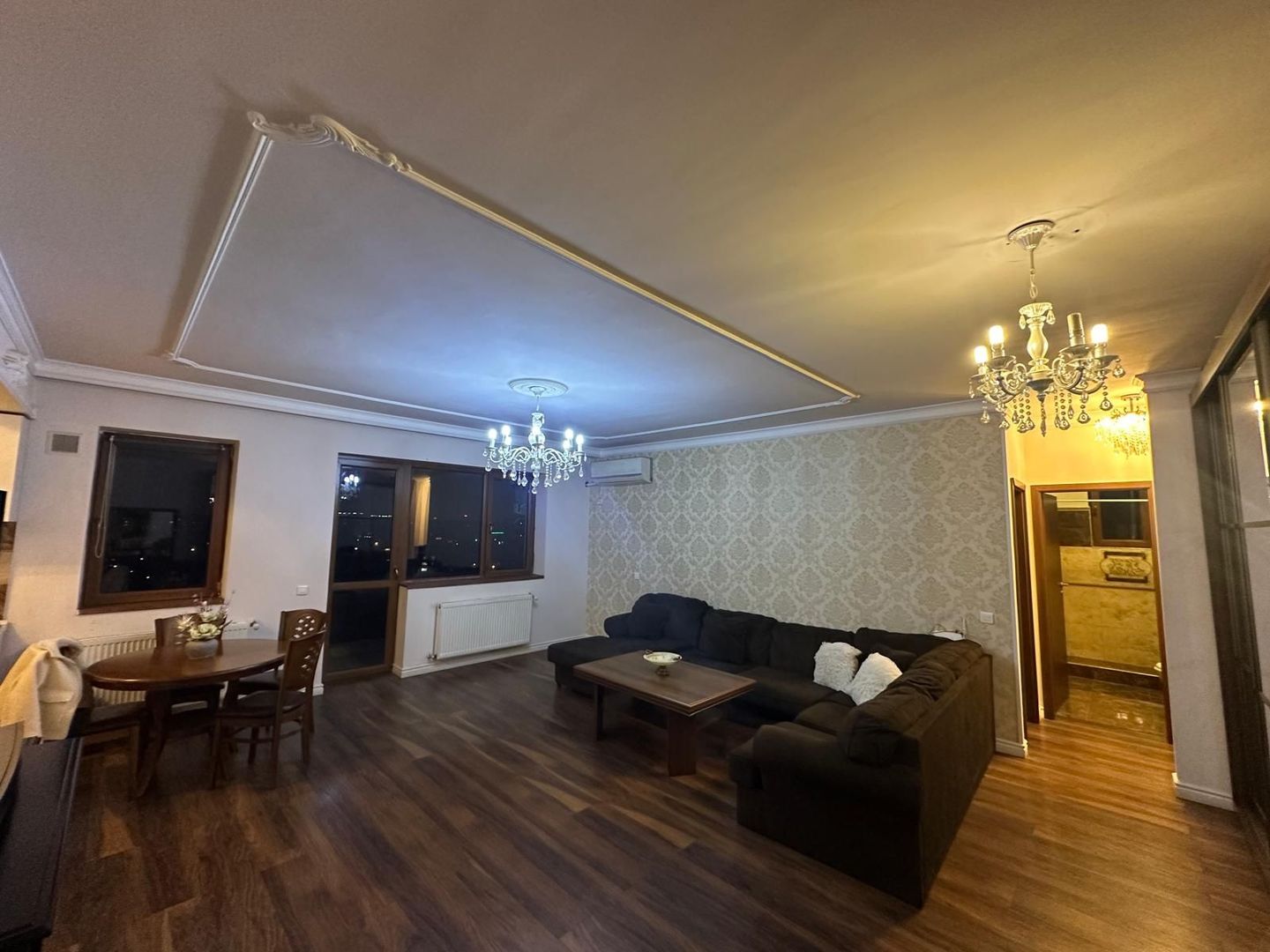 De vanzare apartament 2 camere - Mihai Bravu - Poză 1