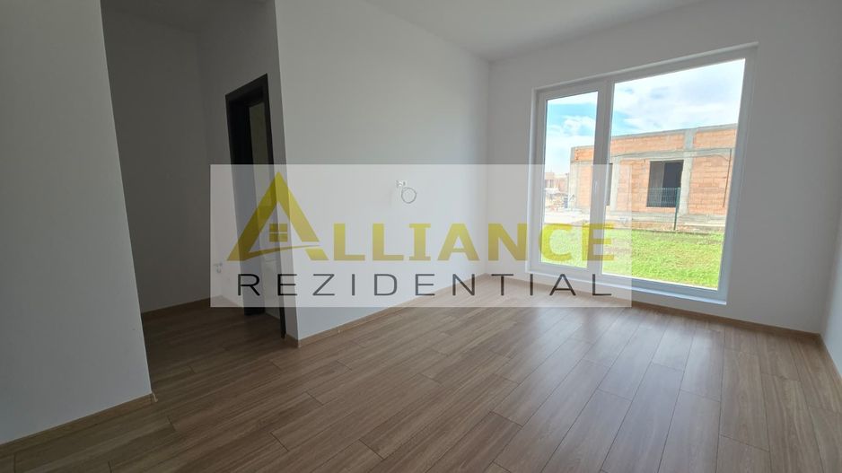 Casa 4 Camere | 200 M de Blv. | Curte amenajata - Poză 11