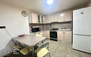 Casa centrala cu 3 camere, curte privata și gradina - Poză 8