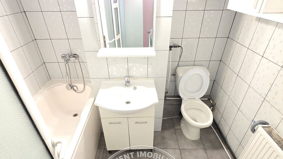 Apartament cu 2 camere, ETAJ 1, mobilat și utilat, VASLUI - zona RACOVIȚĂ; - Poză 10