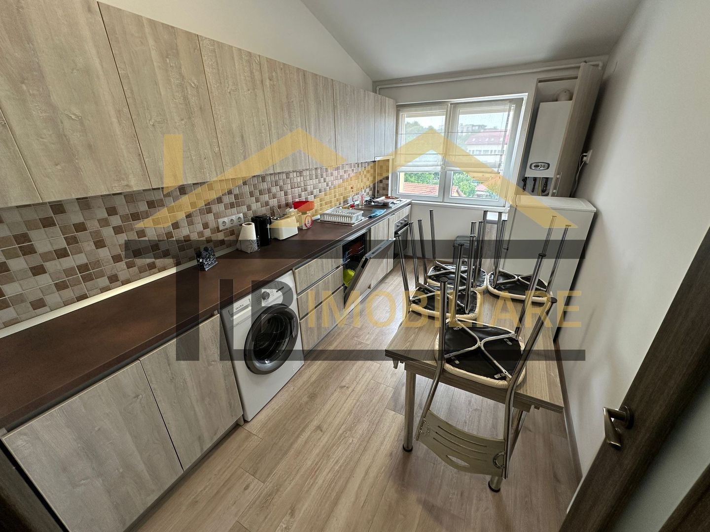 Apartament de 3 camere, 75mp, parcare, Zona Dacia - Poză 2