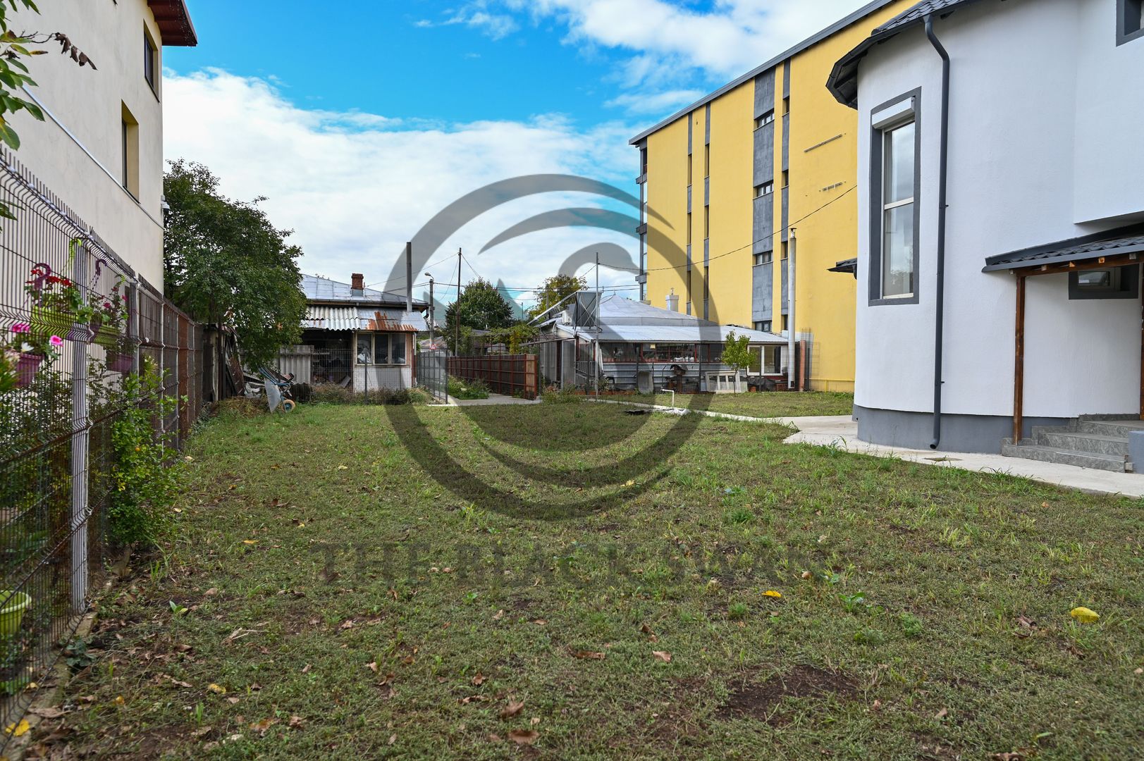 Casa / Vila moderna cu 5 camere de vanzare  | Zona Traian | Ploiesti - Poză 2