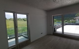 Casa  Exclusivista cu piscina si 1200 mp de teren, in Cisnadie - Poză 4