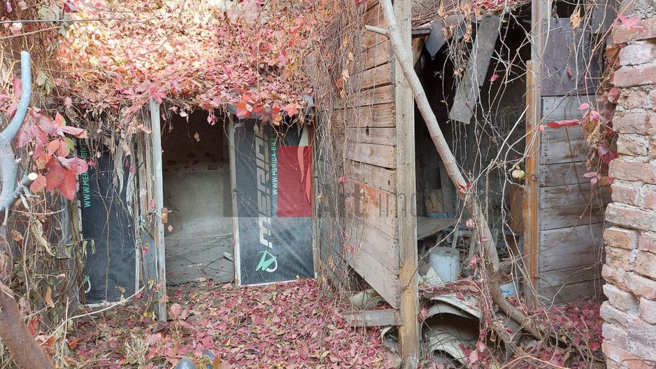 Casa "SARRERA" singur curte, multiple posibilitati, birou/comercial/rezidential - Poză 11