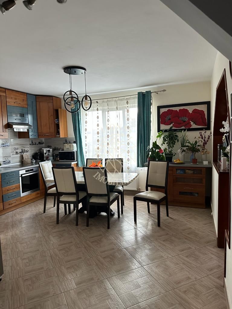 Casa 5 camere 240 mp+anexa-teren 1100 mp-terasa-garaj-Unirea - Poză 3