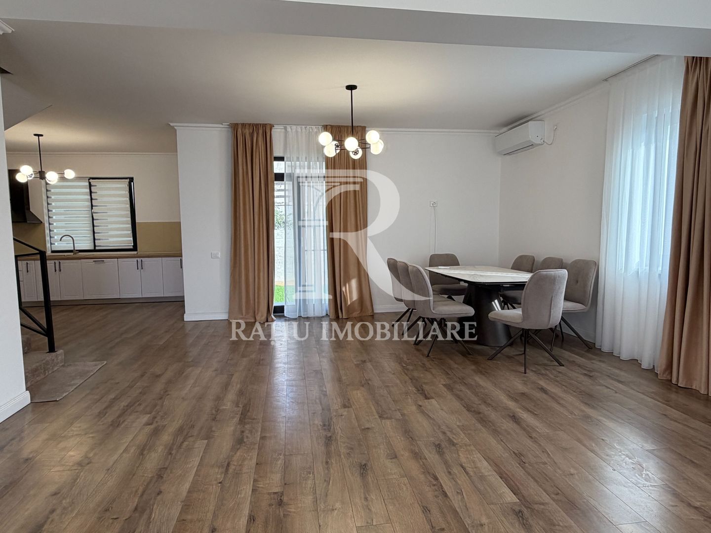 Casa cu 4 dormitoare | Jacuzzi | Sauna | Sanmartin | Oradea - Poză 10