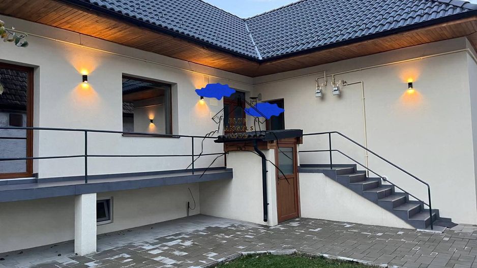 Casa recent renovata in zona centrala - cu loc de parcare si garaj - Poză 3