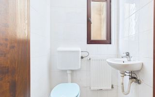 Locuință sau afacere? Casă cu farmec aparte, in Piața Crucii - Poză 28