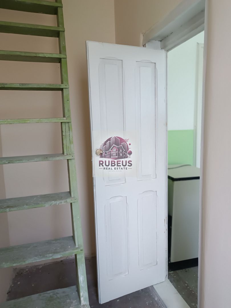 Casă solidă în Orșova, S+P+E, 220 mp, teren 284 mp - Poză 39