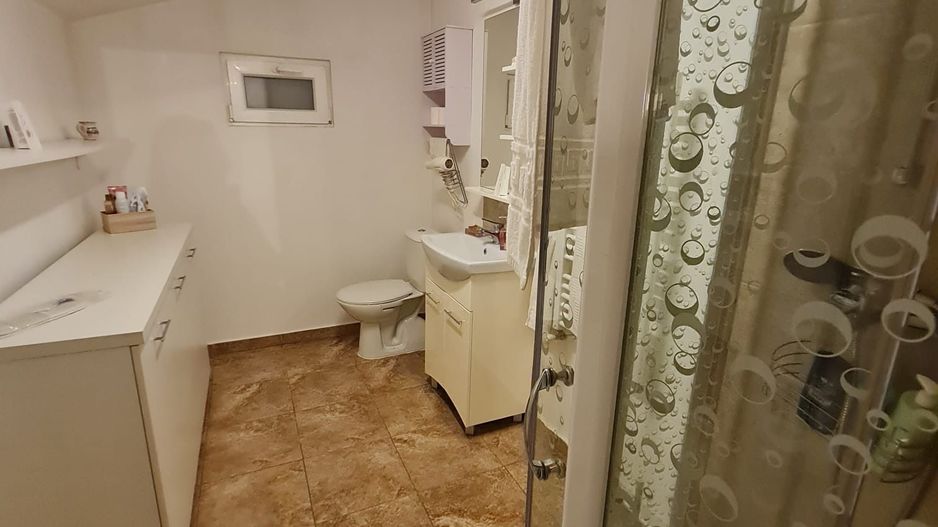Vila generoasa,zona Lunei - Poză 19