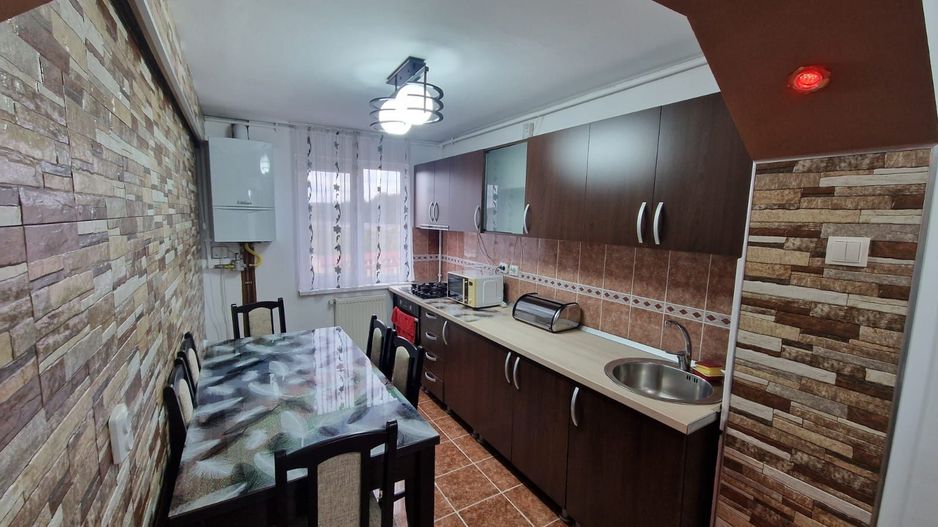 Inchiriez apartament 3 camere Muzeu - Poză 3