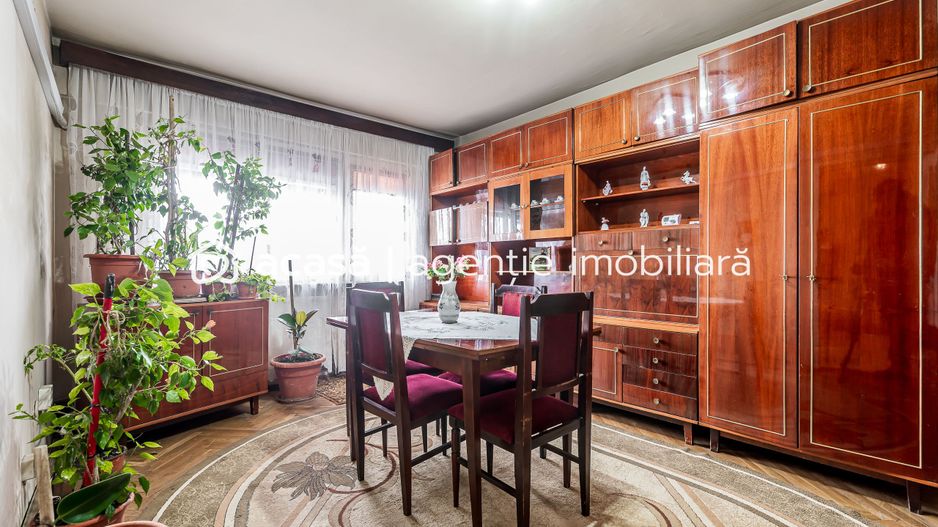 Apartament cu 4 camere decomandat cu vedere panoramica - Poză 6