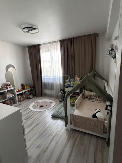 Apartament cu 2 camere, balcon închis, parcare, zona Parcul Poligon. - Poză 1