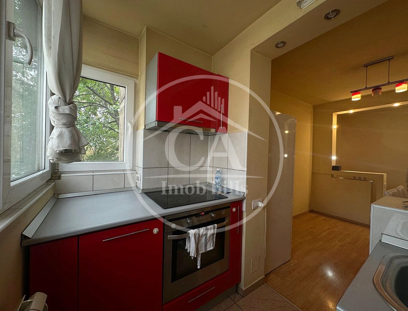 Apartament cu 3 camere de închiriat în zona Centrala, Oradea. - Poză 9