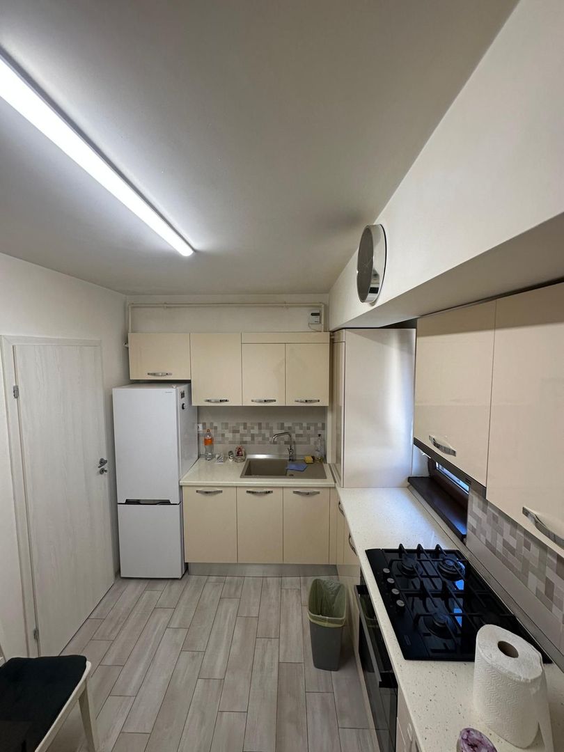 Apartament Finalizat,suprafata generoasa,loc de parcare,in fata statie STB. - Poză 5