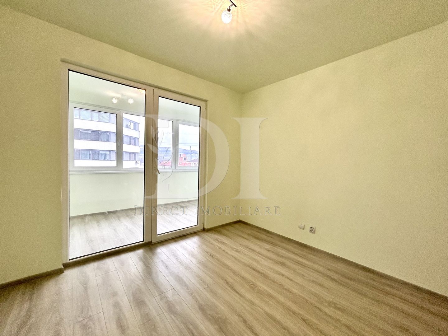 Apartament 3 camere, de vanzare  in Zona BMW / Floresti - Poză 8