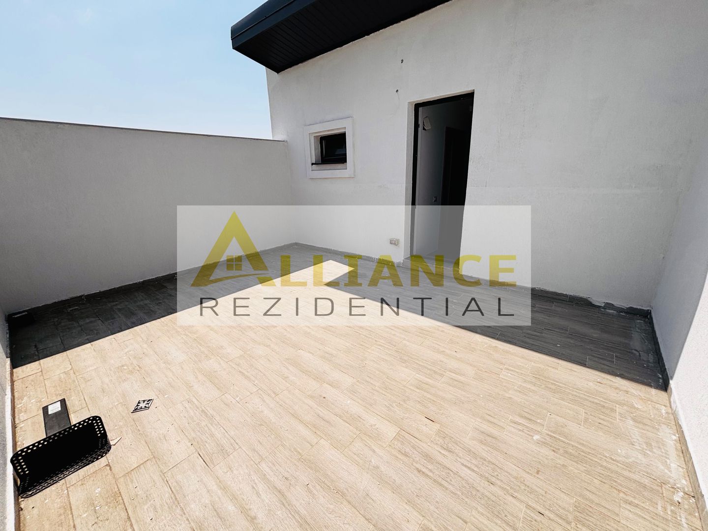 Casa tip duplex , 4 camere , 3 băi , 120 mp utili ! - Poză 8