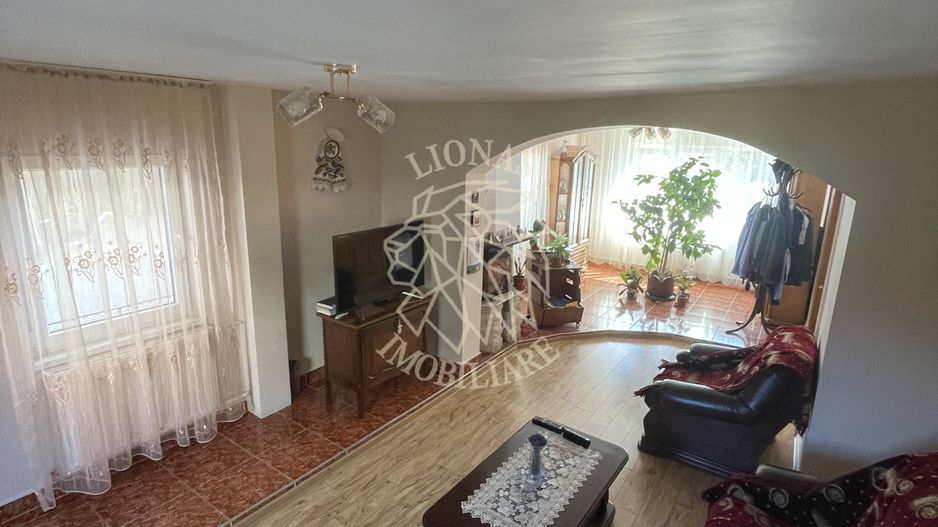 Casa 6 camere 250 mp-teren 280 mp-balcon-barbeque-garaj-Central - Poză 3