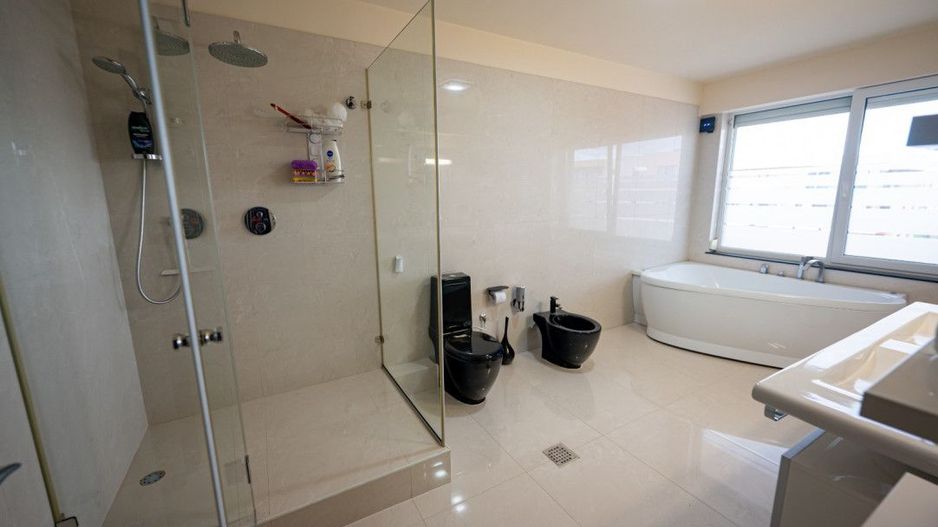 Statiunea Mamaia -UNICAT- Penthouse 220 mp cu vedere frontala la mare si jacuzzi - Poză 28