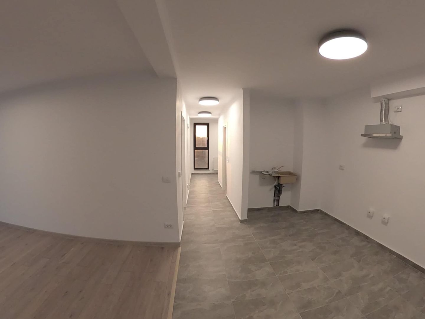 Apartament Spațios cu Vedere Frontală la Lacul Siutghiol și Mamaia - Poză 8