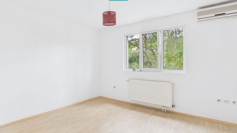 Vilă cu 5 camere pentru investiții în Dumbrăvița - Poză 6