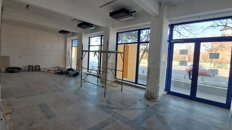 Spatiu comercial vitrina de 20 M - Metrou Eroii Revolutiei S143 - Poză 25