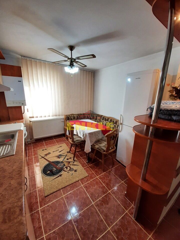 Apartament 3 camere, zona Bd.George Enescu , et.1, mobilat/utilat, pret negociabil ! - Poză 5