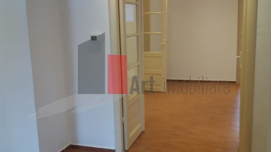 Apartament de 4 camere in vila - Poză 4