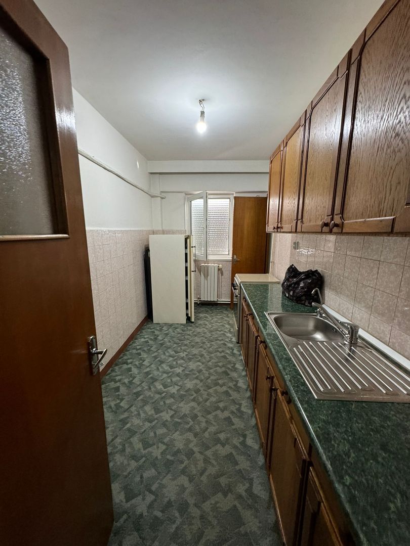 De vanzare apartament 3 camere - Poză 7