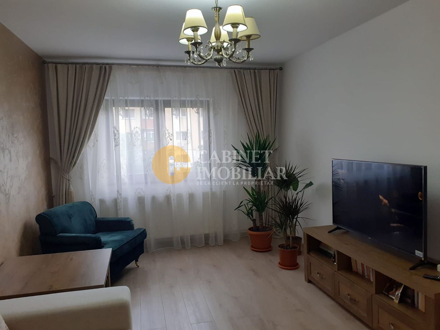 3 camere decomandat- Etaj 2- Renovat - Zona Alexandru cel Bun/ Minerva - Poză 1