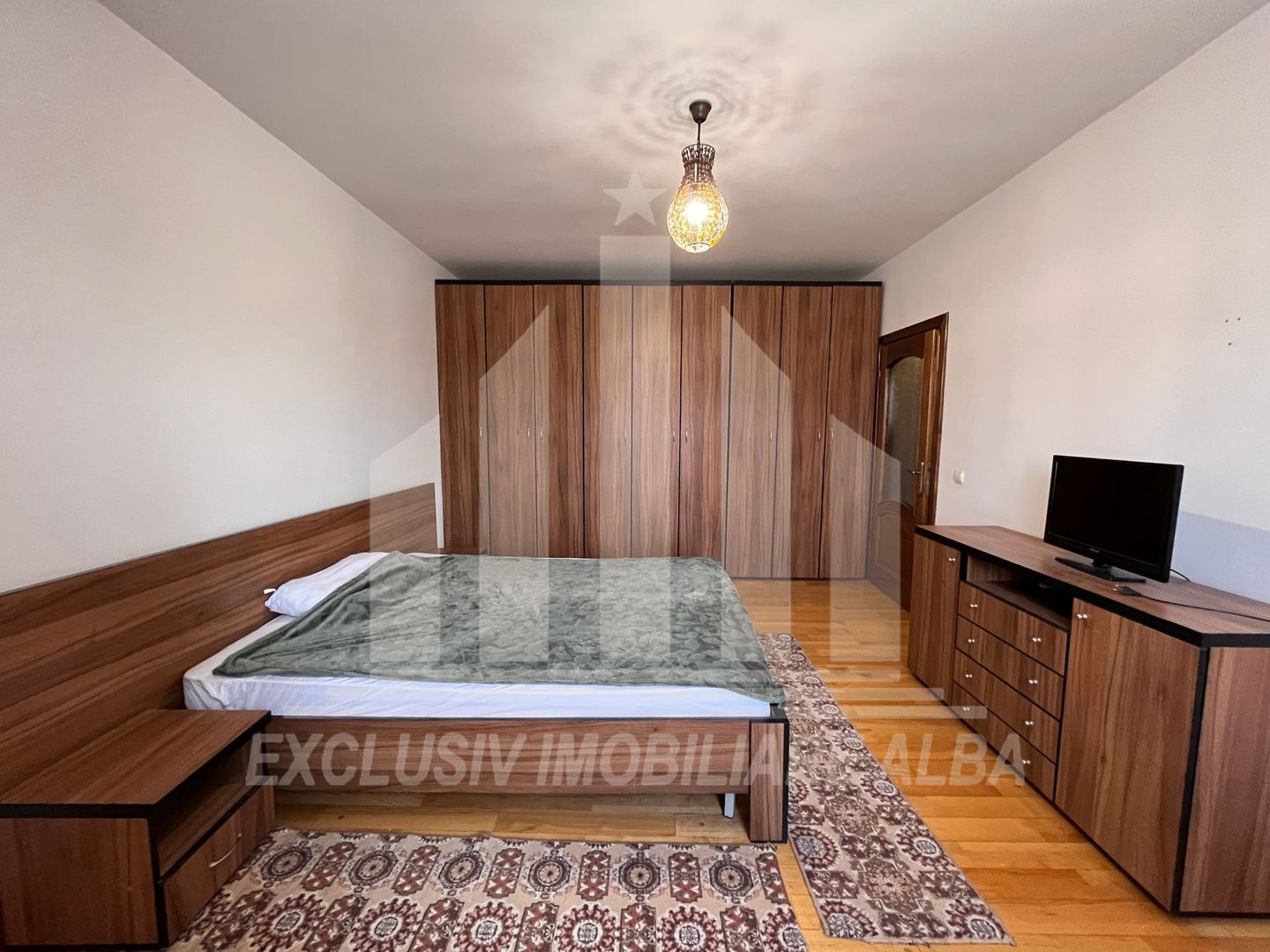 Apartament cu 3 camere decomandate la etajul 1, Tolstoi - Poză 1
