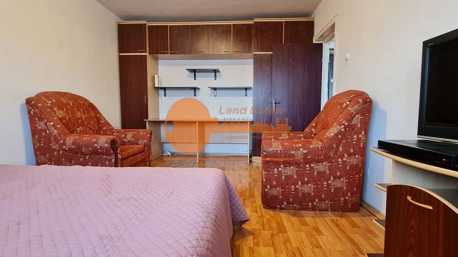 Garsoinera la 700m de metrou Iancului - Poză 2