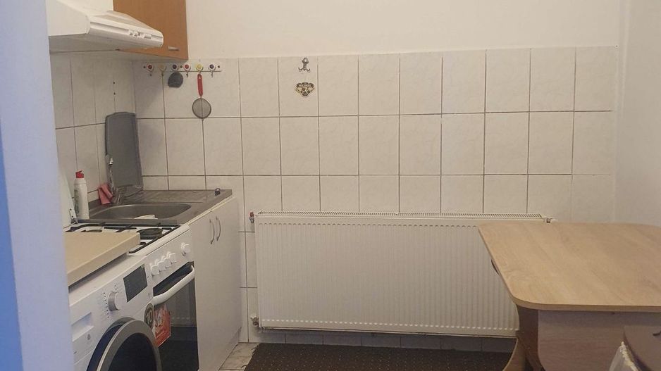 Vand apartament 2 camere - Poză 1