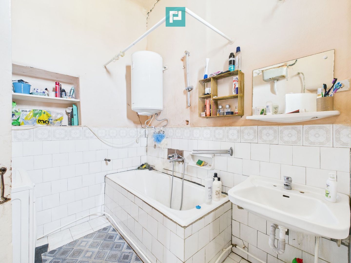 Casă cu Grădină Mare la 30 km de Timișoara - Poză 8