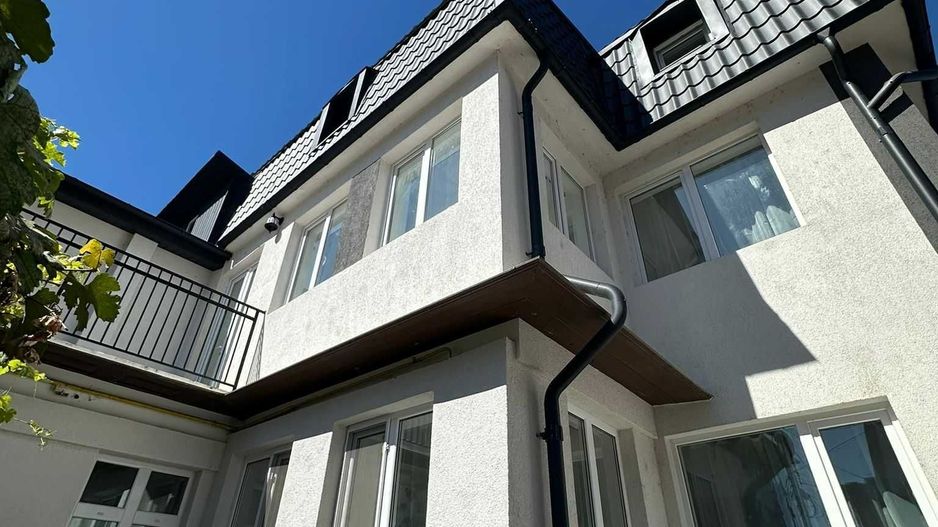 Casa deosebita  D+P+E+M zona centrala - Poză 3