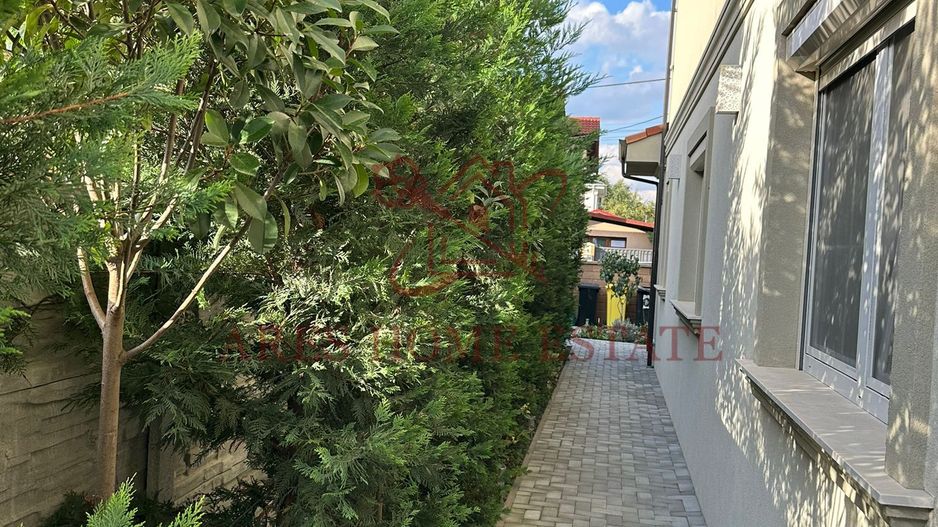 Casa in stil mediteranean, ultrafinisată 5 camere, 3 bai + curte. - Poză 12