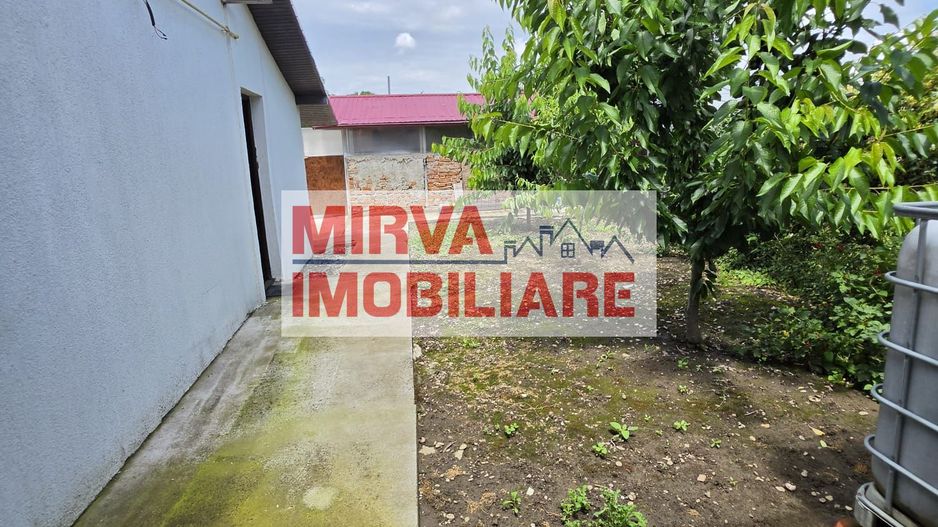 🏡 Casă renovată cu 6 camere, teren 557 mp – Berceni, Prahova - Poză 17