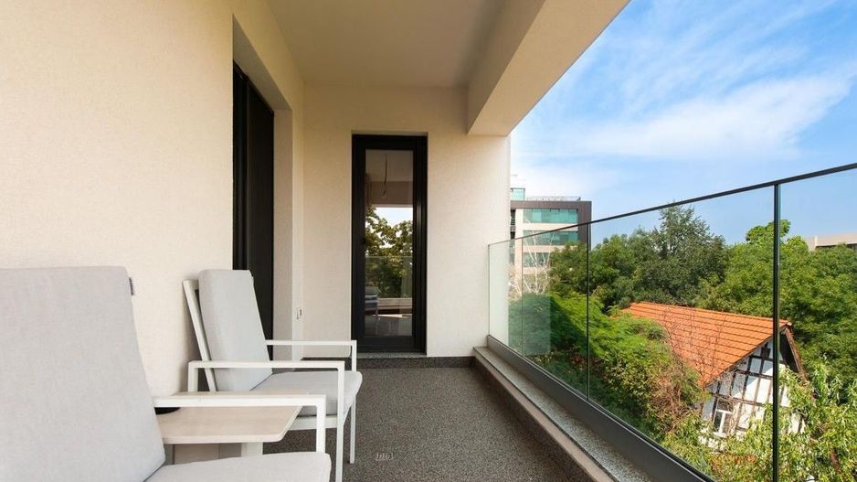 Apartament spațios cu facilități moderne în Băneasa - Poză 20