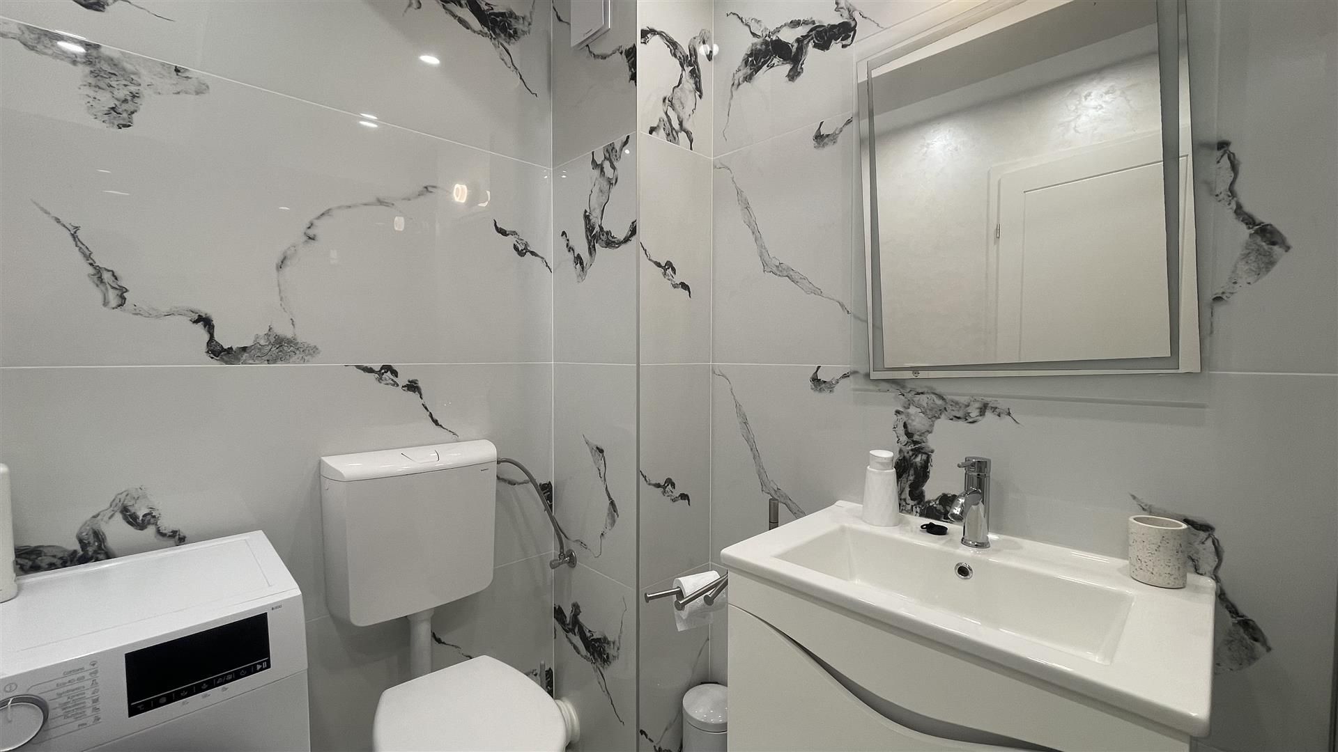 APARTAMENT 2 CAMERE PRIMA ARENA CU LOC DE PARCARE - Poză 5