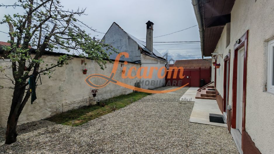 Casa 3 camere individuala SanpetrU,mobilata si utilata,128900 euro. - Poză 5