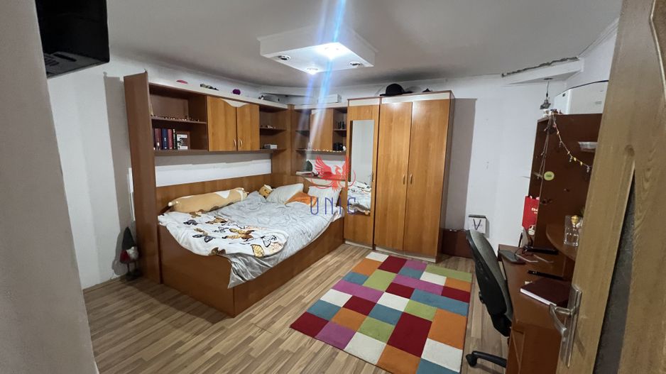 Casa 1 Mai Vis-a-vis de spitalul Nr.1 - Poză 4