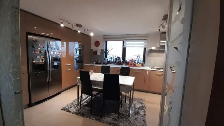Vânzare apartament 5 camere – 200 m2 – Popesti-Leordeni - Poză 1