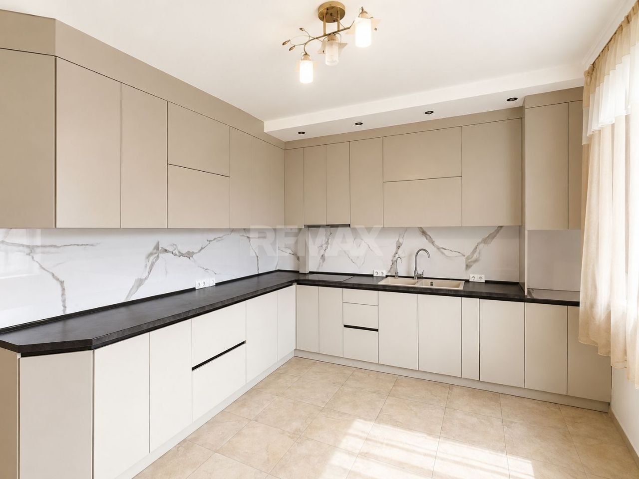 Cojușna - Casă 6 Dormitoare + Living | 259 m² | teren 10,81 ari | 249.000 € - Poză 3