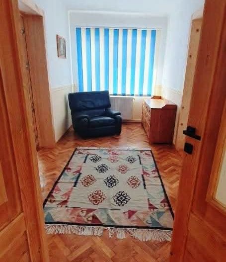 Casa cu suprafata de 140mp si teren 542mp,centrul localitatii Cristian - Poză 5