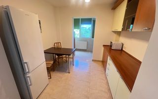 2 camere decomandat etaj 3 renovat -CENTRALA - Poză 1