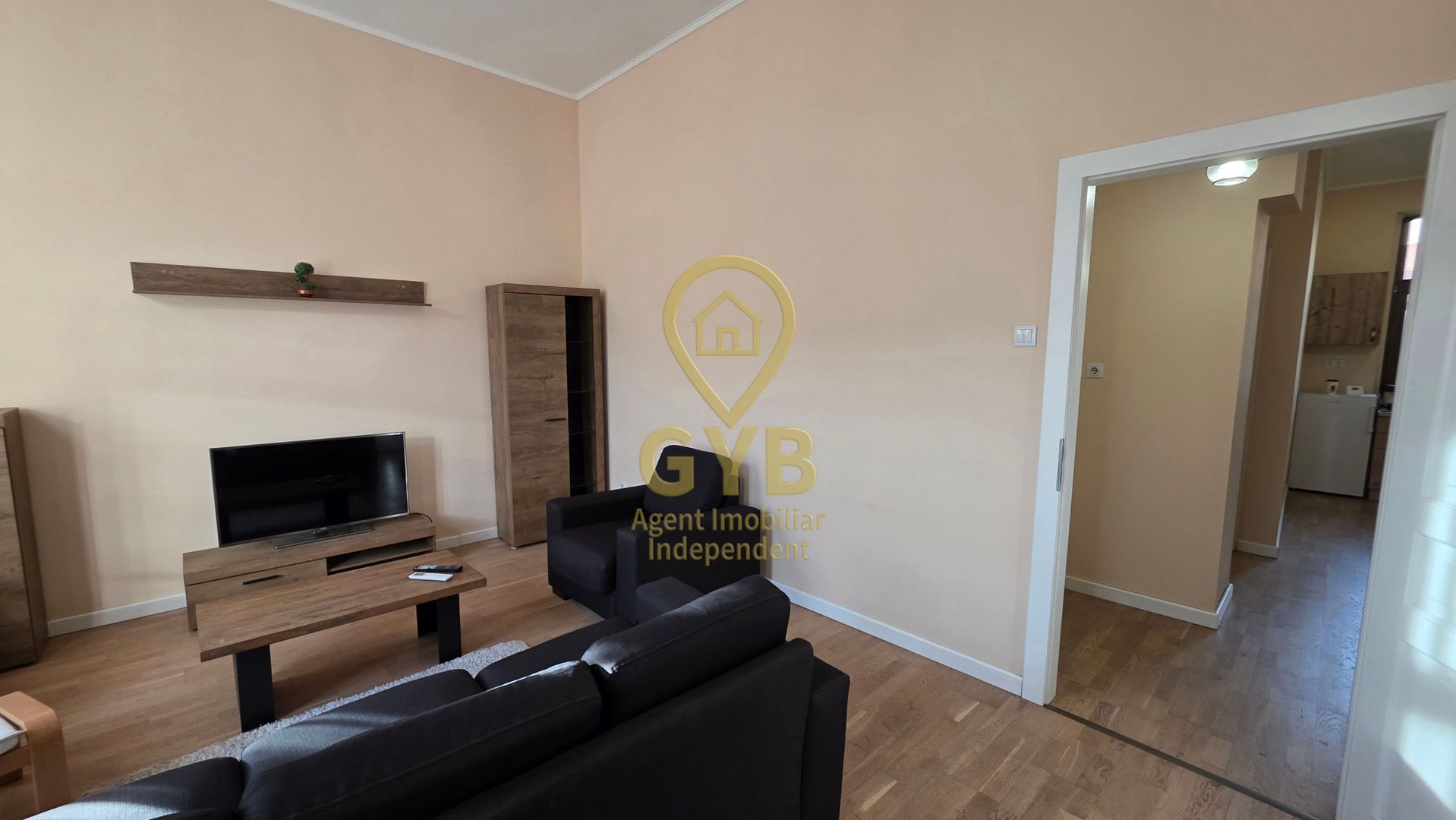 DE ÎNCHIRIAT – APARTAMENT CU 2 CAMERE DECOMANDATE, ULTRACENTRAL - Poză 2
