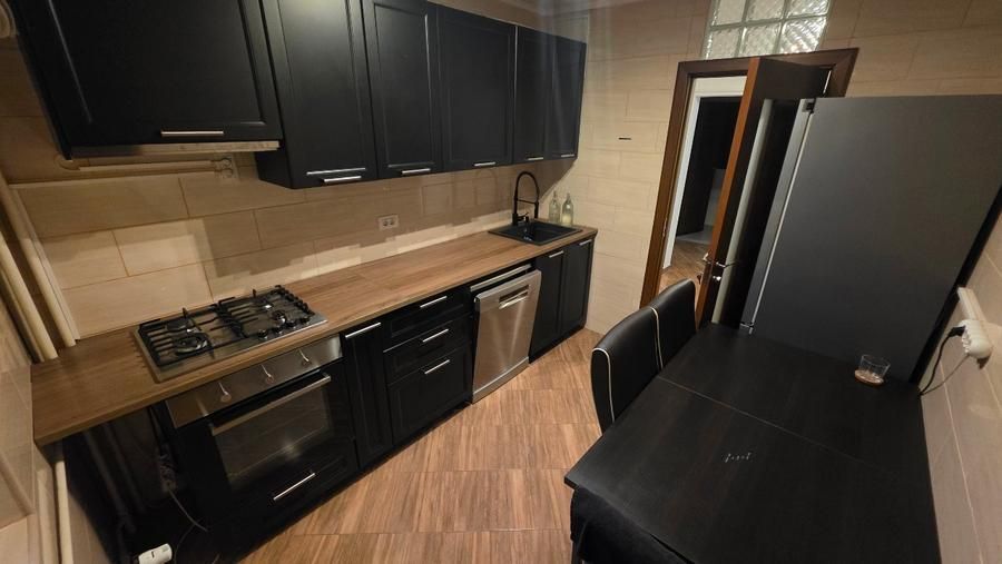 Apartament 3 camere - 2bai Eroii Revolutiei metrou - Parcare inclusa - Poză 7