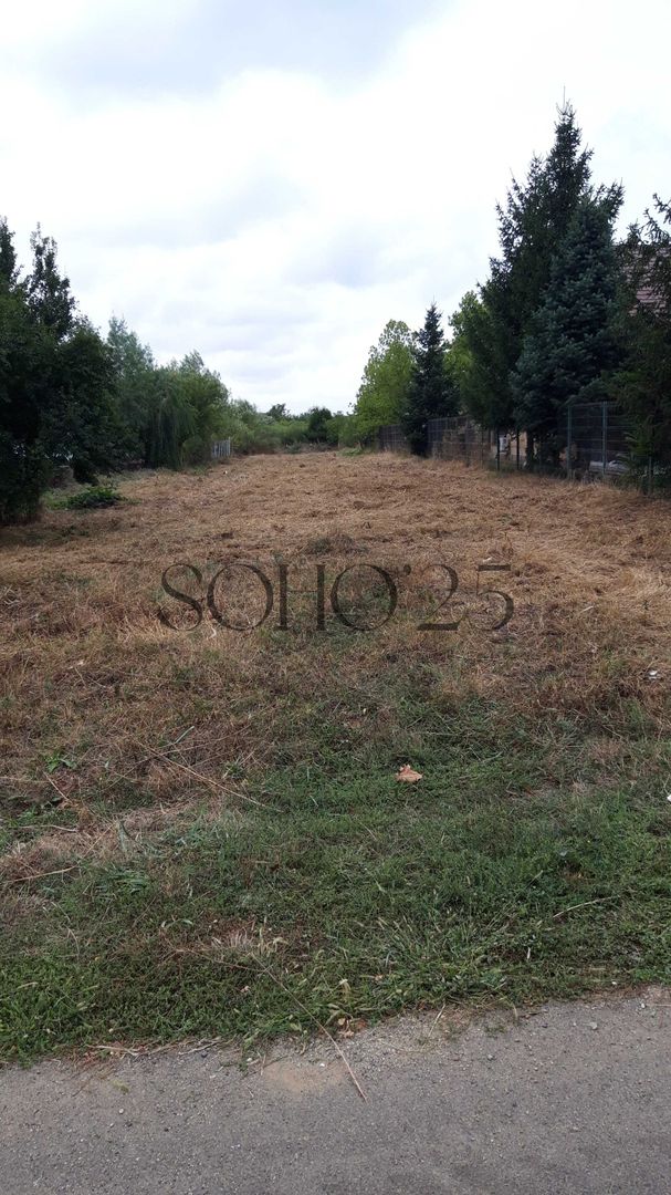 Izvorani , teren 1400, intravilan,deschidere 16,5m, utilitați 35 E mp - Poză 1